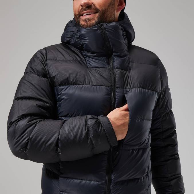 Berghaus moški mtn arete ultra puhast pulover s kapuco 6JTH71 oblačila jet črna