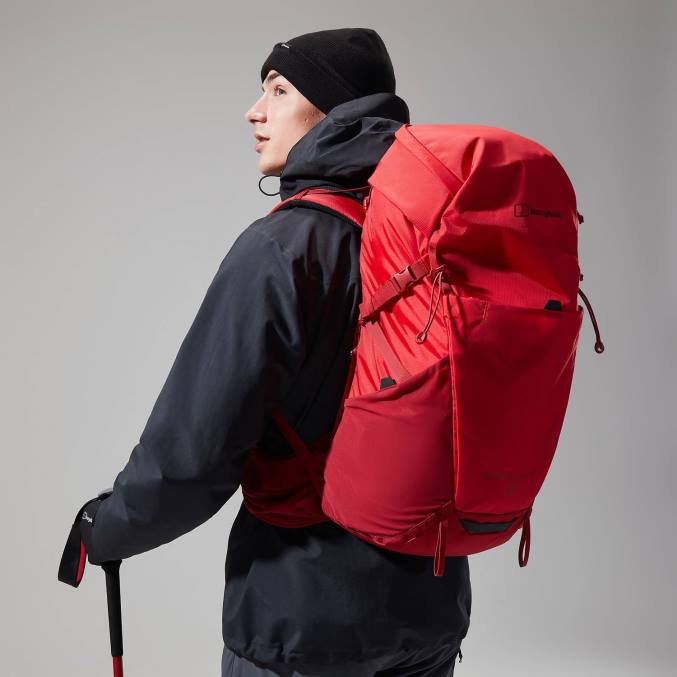 Berghaus moški interaktivna jakna hillwalker 6JTH31 oblačila Črna