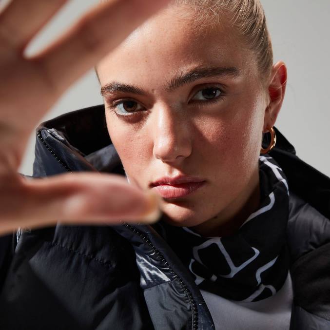 Berghaus ženske arkos refleksna puhovka 6JTH396 oblačila jet črna