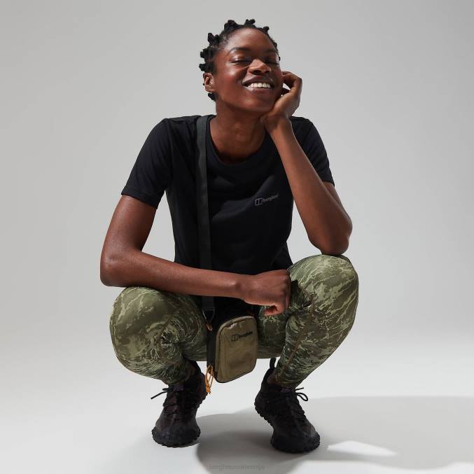 Berghaus ženske sproščena tech super raztegljiva majica 6JTH474 oblačila jet črna