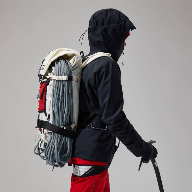 Berghaus ženske jakna mtn seeker gtx 6JTH337 oblačila jet črna